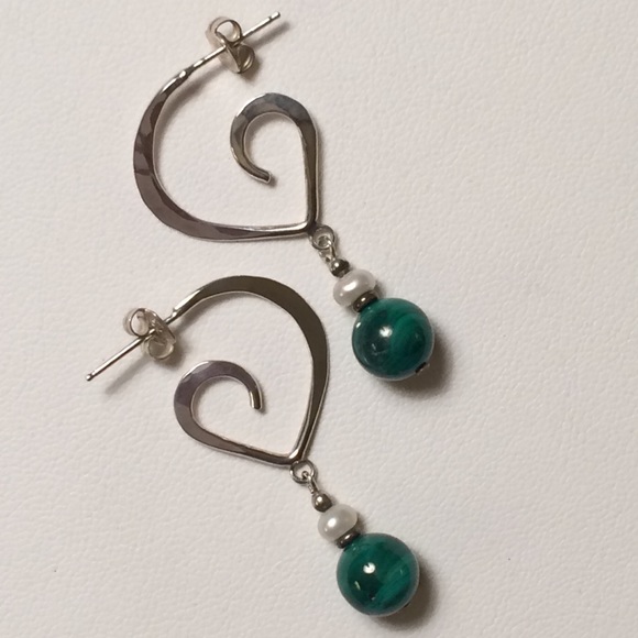 Malachite, Pearl and Sterling Heart Earrings - Picture 2 of 4